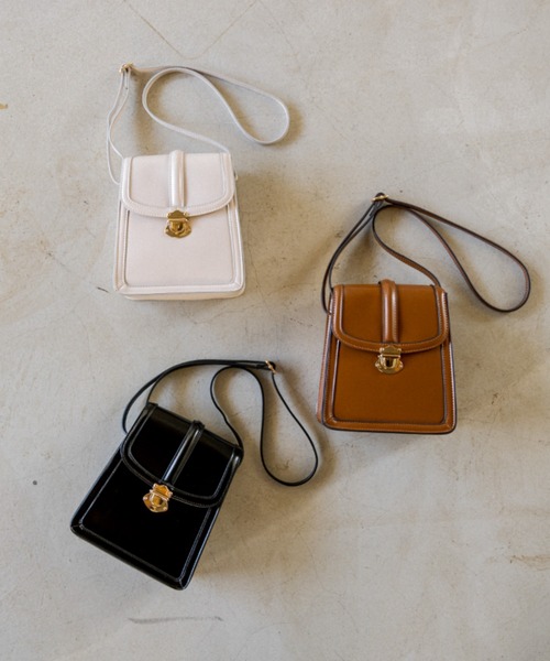 OLIVE des OLIVE（オリーブデオリーブ）の「縦長サドルショルダー（ショルダーバッグ・レディース・オフホワイト/キャメル/ブラック・FREE）」の8枚目の写真