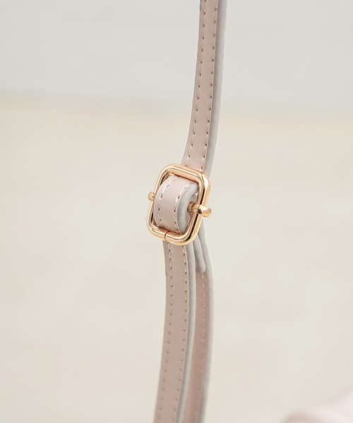 OLIVE des OLIVE（オリーブデオリーブ）の「縦長サドルショルダー（ショルダーバッグ・レディース・オフホワイト/キャメル/ブラック・FREE）」の17枚目の写真