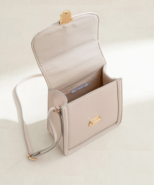 OLIVE des OLIVE（オリーブデオリーブ）の「縦長サドルショルダー（ショルダーバッグ・レディース・オフホワイト/キャメル/ブラック・FREE）」の18枚目の写真