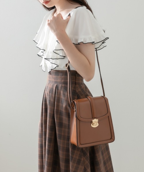 OLIVE des OLIVE（オリーブデオリーブ）の「縦長サドルショルダー（ショルダーバッグ・レディース・オフホワイト/キャメル/ブラック・FREE）」の12枚目の写真