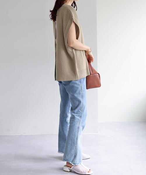 DISCOAT（ディスコート）の「バックスリットニットベスト（ベスト・レディース・ブラック/ブラウン/ベージュ・FREE）」の4枚目の写真