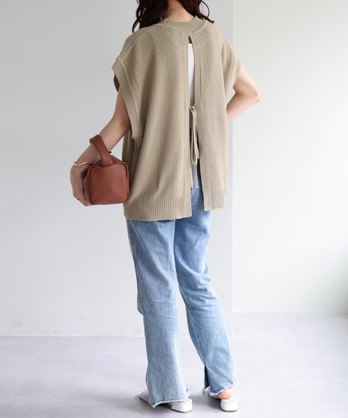 DISCOAT（ディスコート）の「バックスリットニットベスト（ベスト・レディース・ブラック/ブラウン/ベージュ・FREE）」の11枚目の写真