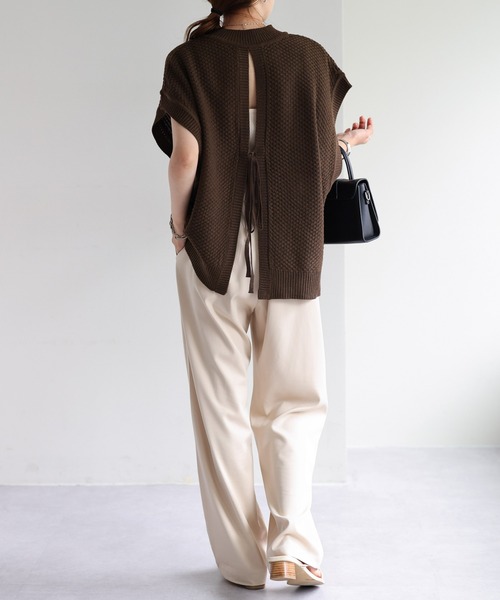 DISCOAT（ディスコート）の「バックスリットニットベスト（ベスト・レディース・ブラック/ブラウン/ベージュ・FREE）」の14枚目の写真