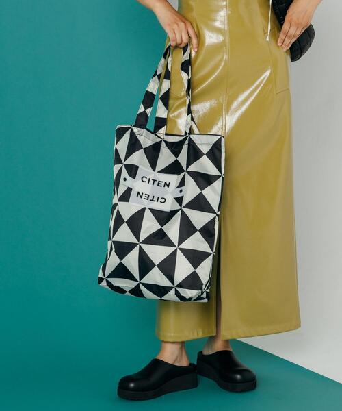 CITEN(シテン)の「<CITEN>CITEN クルクルパッチン ジオメトリック トートバッグ(トートバッグ・レディース・ライトブルー/ピンク/ブラック/ケリー・FREE)」の13枚目の写真