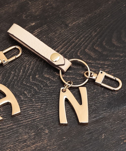 GLOBAL WORK（グローバルワーク）の「マルチWAYイニシャルチャームＭ/345609（その他小物・レディース・アイボリー/グリーン系その他/ホワイト系その他4/ホワイト系その他2/ホワイト系その他5/ダークグリーン/ベージュ系その他/ホワイト系その他3/ホワイト系その他/グレイッシュベージュ/グリーン系その他2/ホワイト系その他6/グレー/ホワイト系その他7/グレー系その他4/イエロー/グレー系その他6/イエロー系その他/グレー系その他7・FREE）」の6枚目の写真