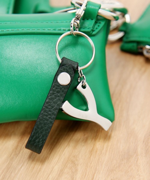 GLOBAL WORK（グローバルワーク）の「マルチWAYイニシャルチャームＭ/345609（その他小物・レディース・アイボリー/グリーン系その他/ホワイト系その他4/ホワイト系その他2/ホワイト系その他5/ダークグリーン/ベージュ系その他/ホワイト系その他3/ホワイト系その他/グレイッシュベージュ/グリーン系その他2/ホワイト系その他6/グレー/ホワイト系その他7/グレー系その他4/イエロー/グレー系その他6/イエロー系その他/グレー系その他7・FREE）」の17枚目の写真