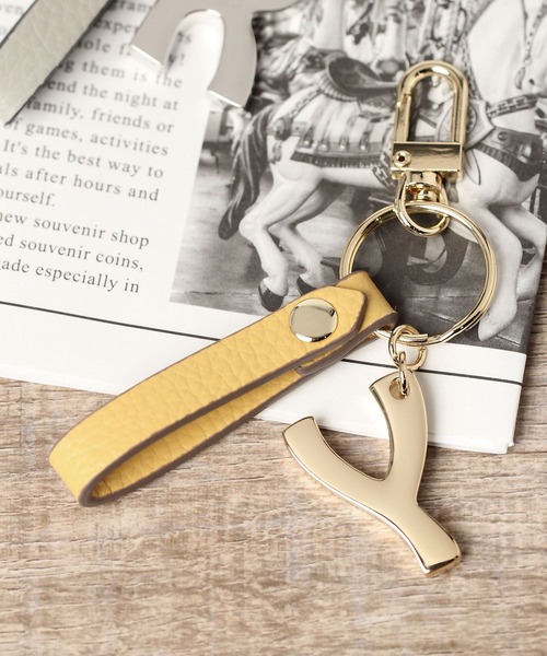 GLOBAL WORK（グローバルワーク）の「マルチWAYイニシャルチャームＭ/345609（その他小物・レディース・アイボリー/グリーン系その他/ホワイト系その他4/ホワイト系その他2/ホワイト系その他5/ダークグリーン/ベージュ系その他/ホワイト系その他3/ホワイト系その他/グレイッシュベージュ/グリーン系その他2/ホワイト系その他6/グレー/ホワイト系その他7/グレー系その他4/イエロー/グレー系その他6/イエロー系その他/グレー系その他7・FREE）」の19枚目の写真