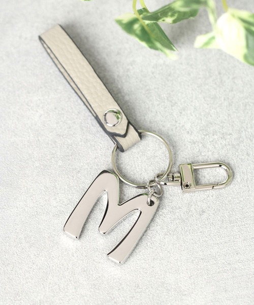 GLOBAL WORK（グローバルワーク）の「マルチWAYイニシャルチャームＭ/345609（その他小物・レディース・アイボリー/グリーン系その他/ホワイト系その他4/ホワイト系その他2/ホワイト系その他5/ダークグリーン/ベージュ系その他/ホワイト系その他3/ホワイト系その他/グレイッシュベージュ/グリーン系その他2/ホワイト系その他6/グレー/ホワイト系その他7/グレー系その他4/イエロー/グレー系その他6/イエロー系その他/グレー系その他7・FREE）」の11枚目の写真