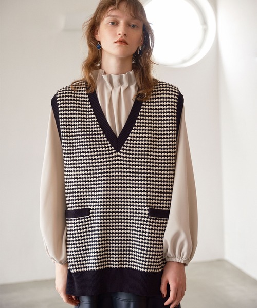 N.（N. Natural Beauty Basic）（エヌエヌナチュラルビューティーベーシック）の「【松井愛莉さん着用】◆ミドルＶニットベスト（ベスト・レディース・ブラック/ブラックミックス/オフホワイト・MEDIUM）」の3枚目の写真