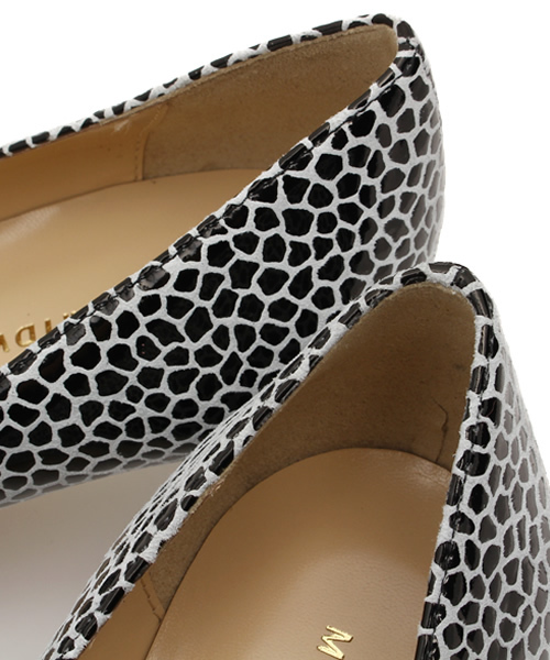 MID by MIDWEST（ミッド バイ ミッドウエスト）の「MID by MIDWEST モノトーン柄パンプス（パンプス・レディース・ブラック・38/36/39/37）」の3枚目の写真