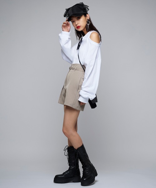 Narcissus（ナルシス）の「【Narcissus】ワンショルダートップス（スウェット・レディース・ホワイト/ブラック・FREE）」の4枚目の写真