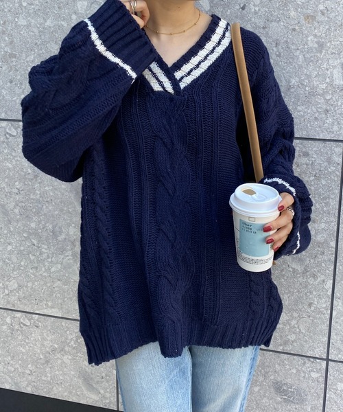 yuue' ( wear )(ユーイ)の「オーバーサイズケーブルニット(ニット/セーター・レディース・ネイビー/ホワイト/レッド・FREE)」の13枚目の写真
