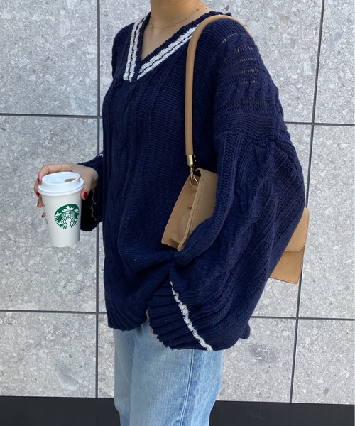 yuue' ( wear )(ユーイ)の「オーバーサイズケーブルニット(ニット/セーター・レディース・ネイビー/ホワイト/レッド・FREE)」の17枚目の写真