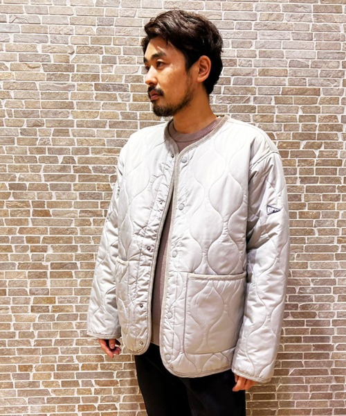 Grand PARK（グランドパーク）の「ライナーキルト中綿ブルゾン（ノーカラーコート・メンズ・ブラック/グレー/オリーブ・MEDIUM/LARGE/X-LARGE）」の9枚目の写真