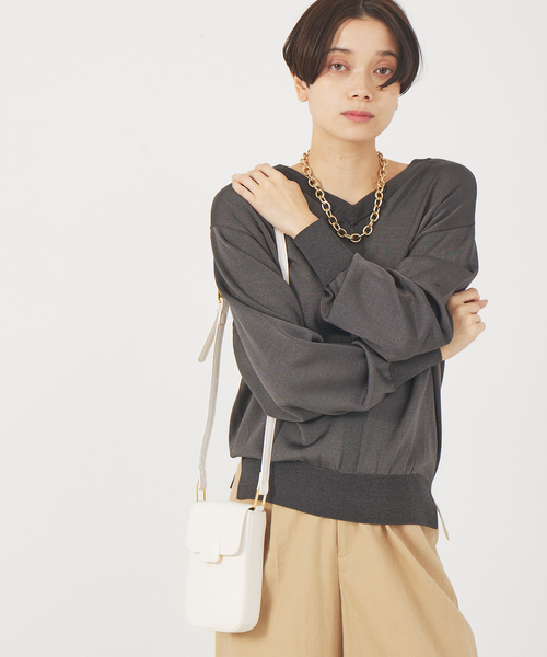 Abahouse Devinette(ドゥヴィネット)の「【Avancer】縦型スクエアミニショルダーバッグ(ショルダーバッグ・レディース・グリーン/ダークベージュ/ホワイト/ピンク/ブラック・フリー)」の1枚目の写真