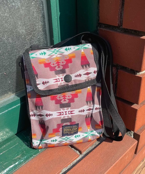 PENDLETON(ペンドルトン)の「【 PENDLETON / ペンドルトン 】 ネックポーチ NECKPOUCH(ショルダーバッグ・レディース・グレー/ブラック/グリーン・FREE)」の3枚目の写真