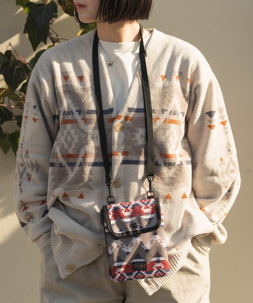 PENDLETON(ペンドルトン)の「【 PENDLETON / ペンドルトン 】 ネックポーチ NECKPOUCH(ショルダーバッグ・レディース・グレー/ブラック/グリーン・FREE)」の4枚目の写真