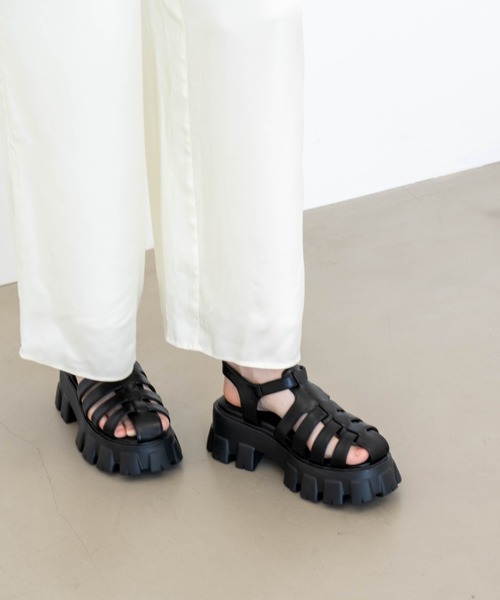 Launa lea（ラウナレア）の「厚底グルカサンダル(S138)（サンダル・レディース・アイボリー/ブラック・S/M/L/LL）」の20枚目の写真