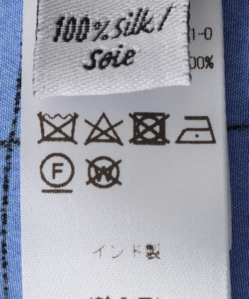 mii（ミー）の「【Mii / ミイ】 SCREEN PRINTED SQUARE SCARF：スカーフ（バンダナ/スカーフ・レディース・ホワイト系その他・SMALL）」の2枚目の写真