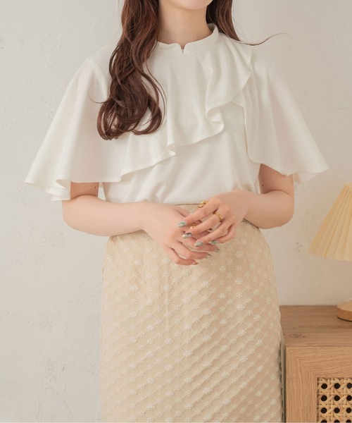 Ambre Neige（アンブルネージュ）の「アシメケープ付きトップス／【WEB/EC限定商品】（Tシャツ/カットソー・レディース・オフホワイト/アイボリー・FREE）」の3枚目の写真