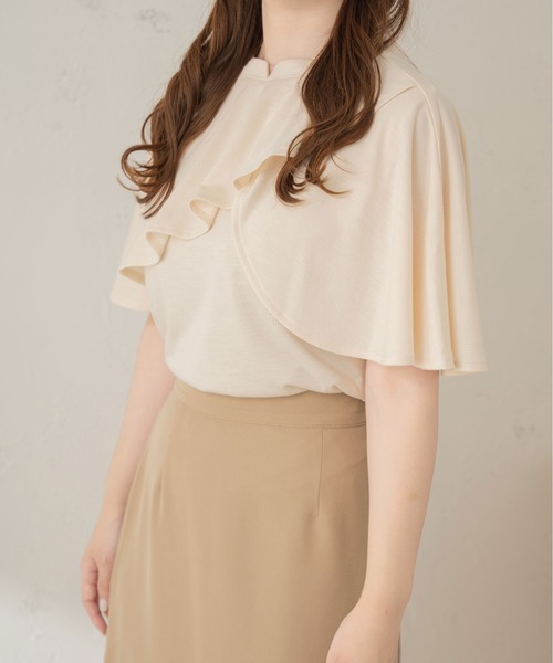 Ambre Neige（アンブルネージュ）の「アシメケープ付きトップス／【WEB/EC限定商品】（Tシャツ/カットソー・レディース・オフホワイト/アイボリー・FREE）」の8枚目の写真