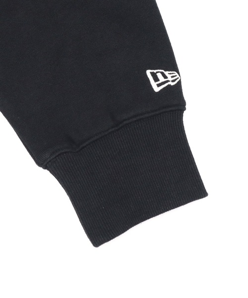NEW ERA(ニューエラ)の「ニューエラ スウェットトレーナー クルーネック ゆったり(スウェット・メンズ・ストーン/ブラック/グレー・XL/L/M/S/XXL)」の16枚目の写真
