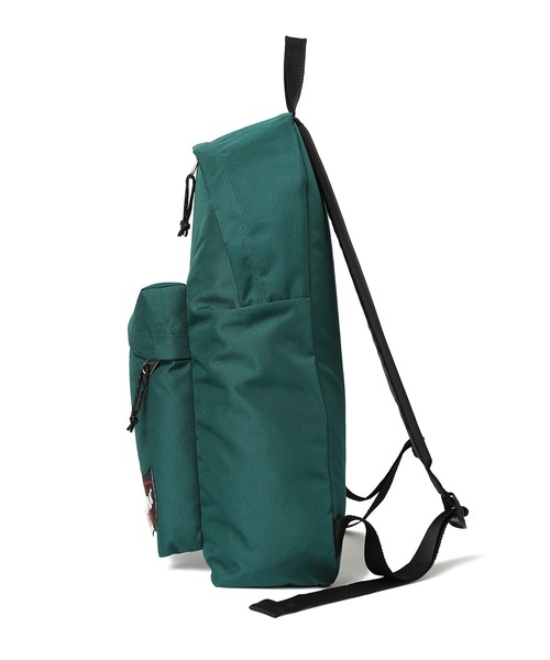 EASTPAK（イーストパック ）の「MM6 Maison Margiela(エムエムシックス メゾンマルジェラ) EASTPAKxMM6 DRIPPING PAK’R BACKPACK（バックパック/リュック・レディース・グリーン・F）」の2枚目の写真