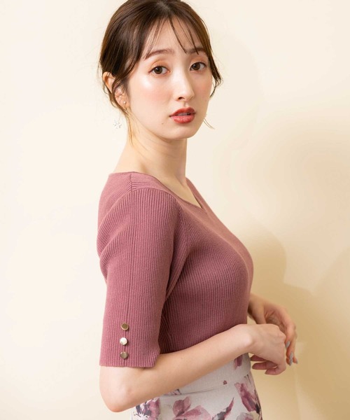 NOELA（ノエラ）の「ゴールドボタンハートネックニット（ニット/セーター・レディース・イエロー/オフホワイト/ピンク/サックスブルー・フリー）」の11枚目の写真