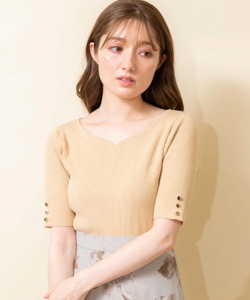 NOELA（ノエラ）の「ゴールドボタンハートネックニット（ニット/セーター・レディース・イエロー/オフホワイト/ピンク/サックスブルー・フリー）」の14枚目の写真