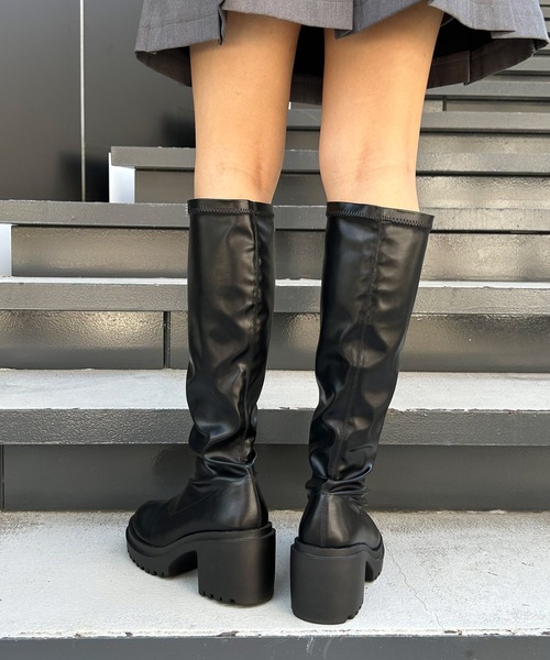 INGNI（イング）の「プラットフォームストレッチロングブーツ（ブーツ・レディース・アイボリー/ブラック・M/L）」の5枚目の写真