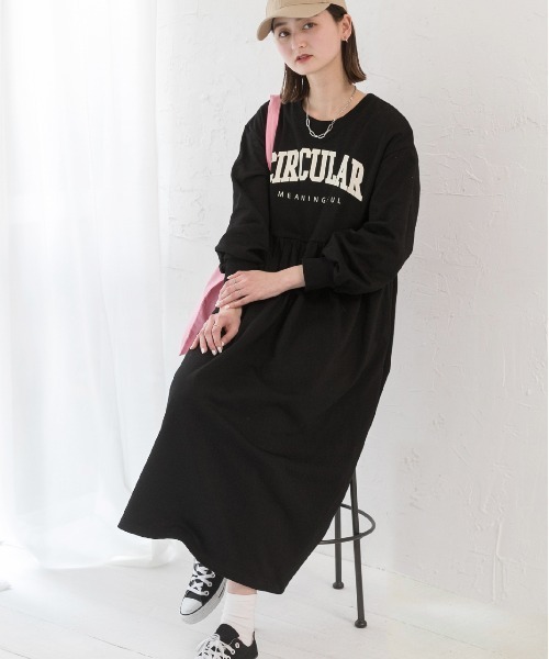 ad thie（アドティエ）の「カレッジロゴ 裏毛ギャザー切替ワンピース（ワンピース・レディース・ベージュ/オートミール/ブラック/アイボリー/ピンク/チャコール・FREE）」の9枚目の写真