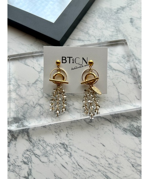 tone（トーン）の「【BTiC_N】クリアチェコビーズタッセルピアス(MA)（ピアス（両耳用）・レディース・ゴールド系その他・FREE）」の3枚目の写真