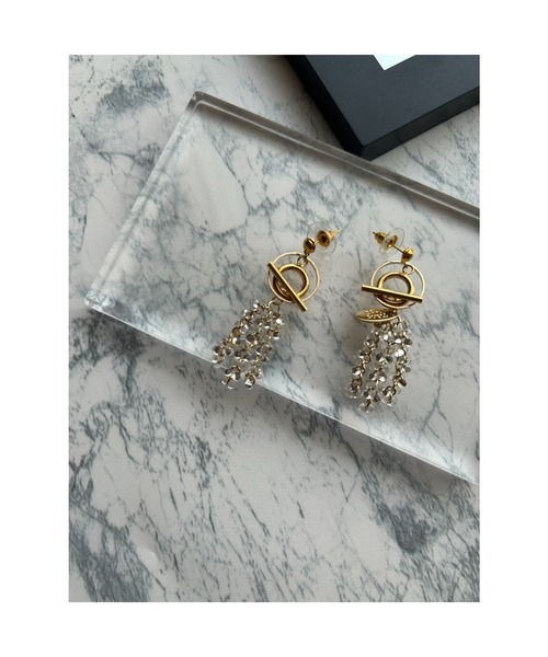 tone（トーン）の「【BTiC_N】クリアチェコビーズタッセルピアス(MA)（ピアス（両耳用）・レディース・ゴールド系その他・FREE）」の6枚目の写真