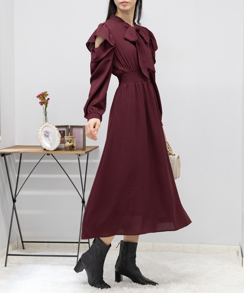 カトパン着用☆リボン付きバーガンディワンピース pumpkin port（パンプキンポート）の「肩あき ボウタイリボン