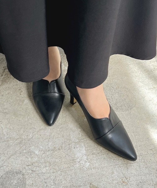 Futier land（フューティアランド）の「ダッシュできる切替ポインテッドトゥパンプス（パンプス・レディース・ブラック/アイボリー・36/37/38/40/39）」の3枚目の写真