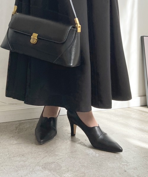 Futier land（フューティアランド）の「ダッシュできる切替ポインテッドトゥパンプス（パンプス・レディース・ブラック/アイボリー・36/37/38/40/39）」の5枚目の写真