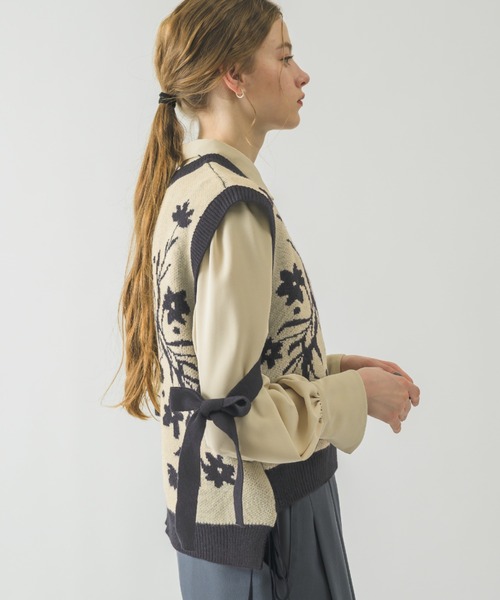 idem（イデム）の「flower jacquard 2way vest/花柄ジャガードベスト（ベスト・レディース・グレー/アイボリー・FREE）」の6枚目の写真