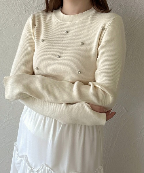 apres jour clair（アプレジュールクレア）の「【apres jour clair】ビジュー付きリブニット【ZOZOTOWN限定アイテム】（ニット/セーター・レディース・ブラック/アイボリー/サックスブルー・X-LARGE/フリー）」の7枚目の写真