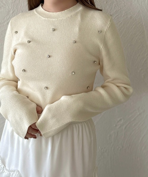apres jour clair（アプレジュールクレア）の「【apres jour clair】ビジュー付きリブニット【ZOZOTOWN限定アイテム】（ニット/セーター・レディース・ブラック/アイボリー/サックスブルー・X-LARGE/フリー）」の5枚目の写真