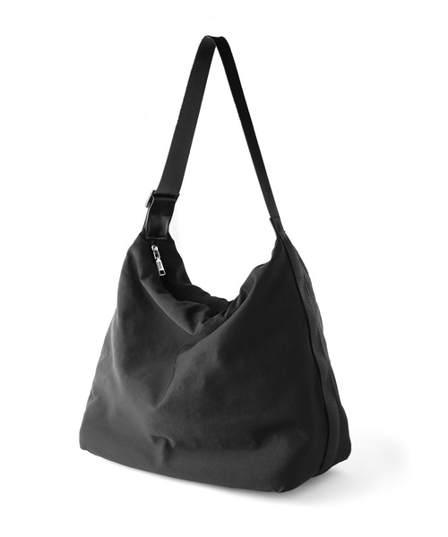 ANEMONE（アネモネ）の「ナイロンスクエアショルダーバッグ（ショルダーバッグ・レディース・カーキ/オフホワイト/ブラック/ホワイト/ベージュ/アイボリー・FREE）」の9枚目の写真