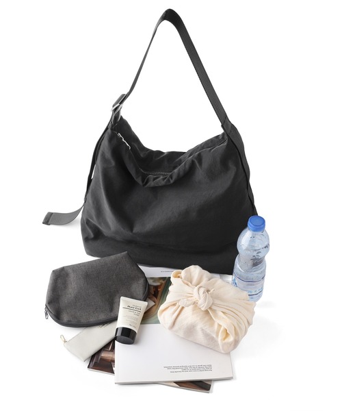 ANEMONE（アネモネ）の「ナイロンスクエアショルダーバッグ（ショルダーバッグ・レディース・カーキ/オフホワイト/ブラック/ホワイト/ベージュ/アイボリー・FREE）」の13枚目の写真