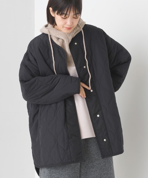 OMNES（オムネス）の「オニオンキルトノーカラーブルゾン（ブルゾン・レディース・ブラック/カーキ/ブラウン/キャメル・FREE）」の2枚目の写真