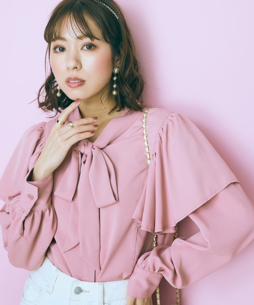 marun（マルン）の「＜大きいサイズ＞　フリルボータイブラウス  marun（シャツ/ブラウス・レディース・オフホワイト/サックスブルー/ピンク・4L/LL/3L/L/5L）」の3枚目の写真