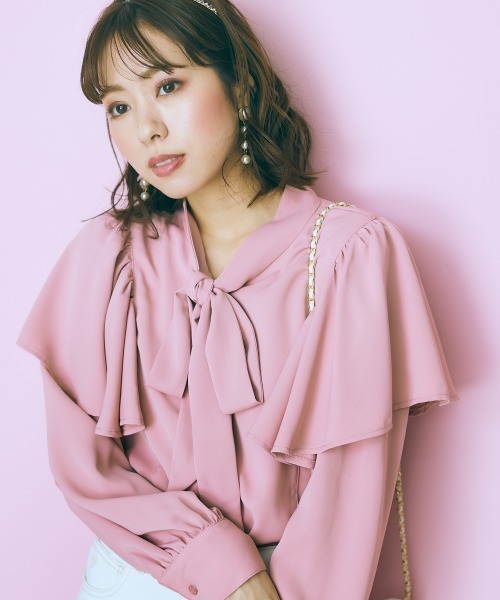 marun（マルン）の「＜大きいサイズ＞　フリルボータイブラウス  marun（シャツ/ブラウス・レディース・オフホワイト/サックスブルー/ピンク・4L/LL/3L/L/5L）」の11枚目の写真