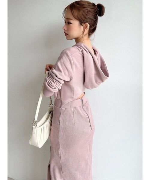 RESEXXY（リゼクシー）の「バックオープンフーディワンピース（ワンピース・レディース・ホワイト/ピンク/ブラック・FREE）」の8枚目の写真