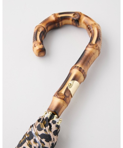 Traditional Weatherwear（トラディショナルウェザーウェア）の「【軽量】UMBRELLA BAMBOO LITE（長傘・レディース・レオパード・F）」の4枚目の写真