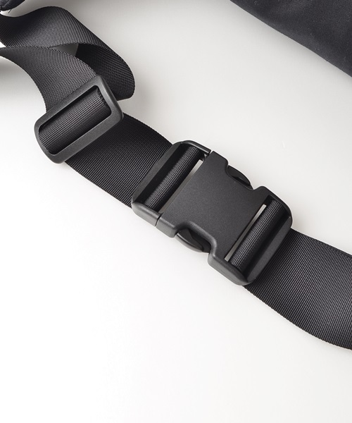 KELTY（ケルティ）の「KELTY×SHIPS GENERAL SUPPLY: 別注 コットン ミニファニーパック■（ショルダーバッグ・メンズ・ブラック/ネイビー・ONESIZE）」の11枚目の写真