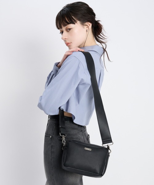Adree リングジップオリジナルロゴワイドベルトショルダーバッグ adree（アドリー）の「ring zip original logo wide belt