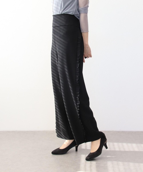 Three Four Time（ｽﾘｰﾌｫｰﾀｲﾑ）の「サイドフリルコクーンパンツ（その他パンツ・レディース・ブラック・FREE）」の3枚目の写真