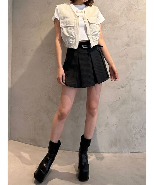 EMODA(エモダ)の「アウトポケットショートベスト(ベスト・レディース・アイボリー/ブラック/グレー・FREE)」の9枚目の写真